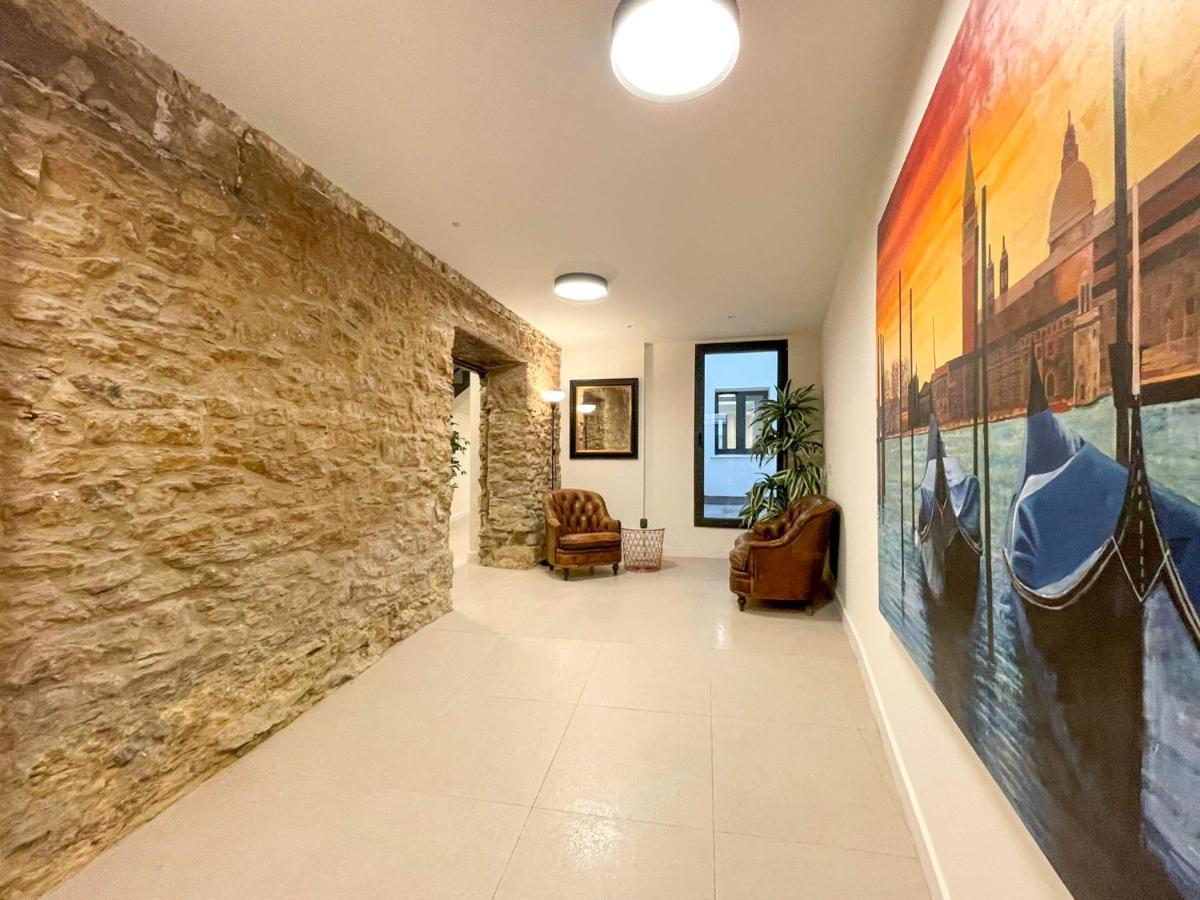San Isidoro Coliving Hotel Oviedo Kültér fotó